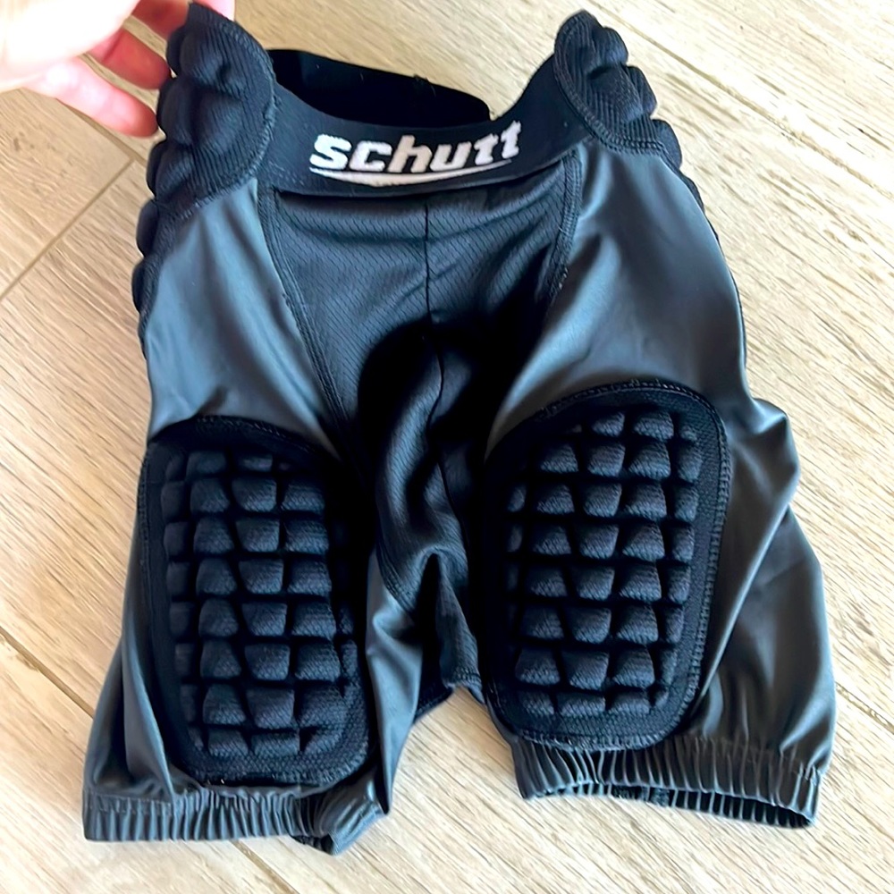 Schutt youth small padded football shorts/girdle